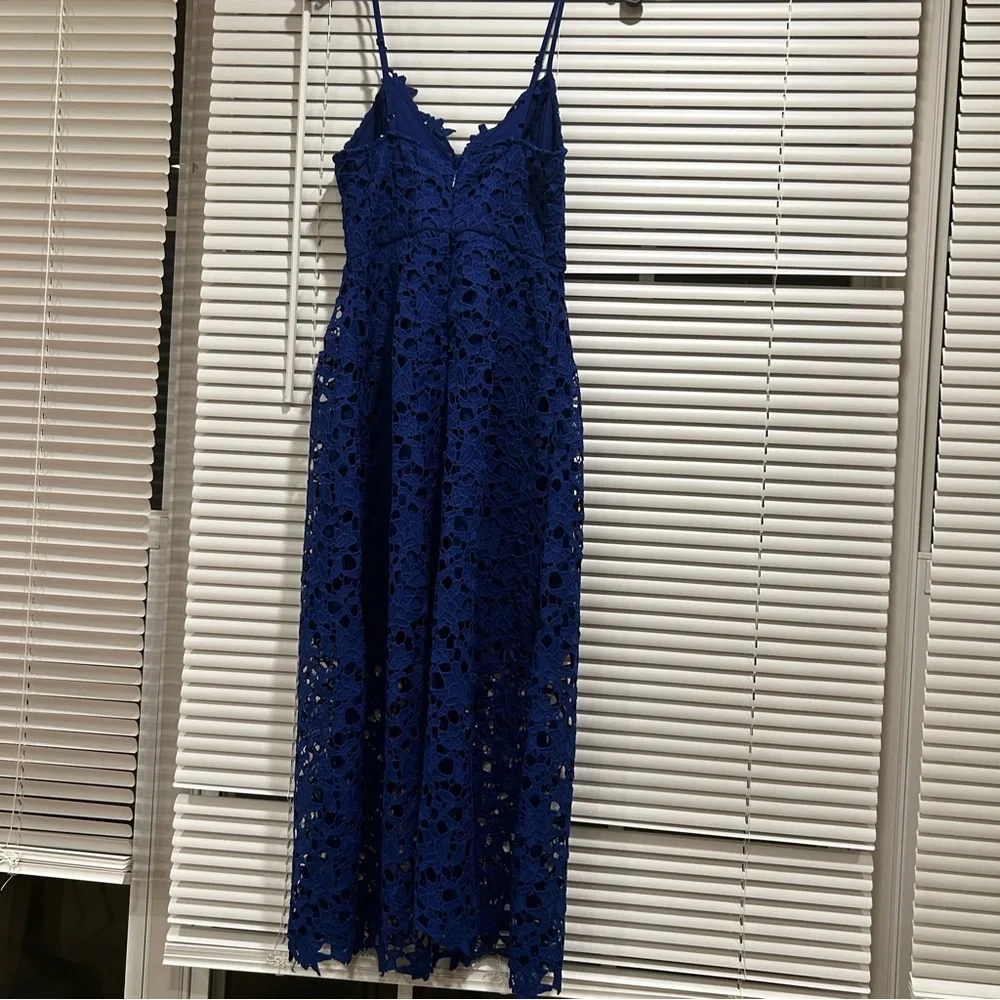 Astr The Label Elegant Blue Lace Midi Dress. Size Small - Picture 2 of 7